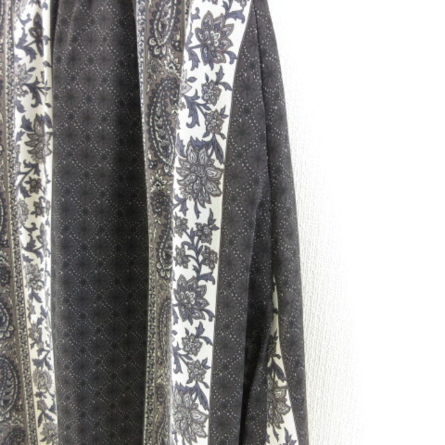 LEPSIM LOWRYS FARM(レプシィムローリーズファーム)のレプシィム ローリーズファーム スカート フレア 総柄 グレー 紺 M レディースのスカート(ロングスカート)の商品写真