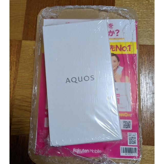 スマートフォン/携帯電話AQUOS wish　チャコール　国内SIMフリー　新品、未開封