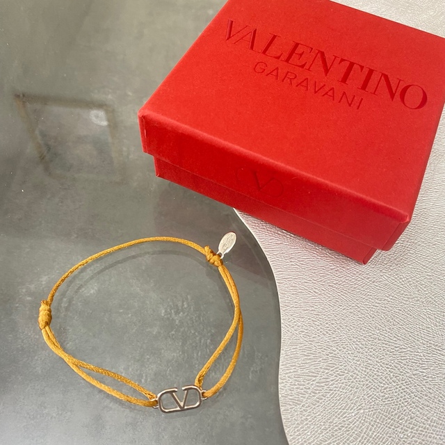 残り１【新品】VALENTINO ヴァレンティノ Vロゴ ブレスレット ゴールド