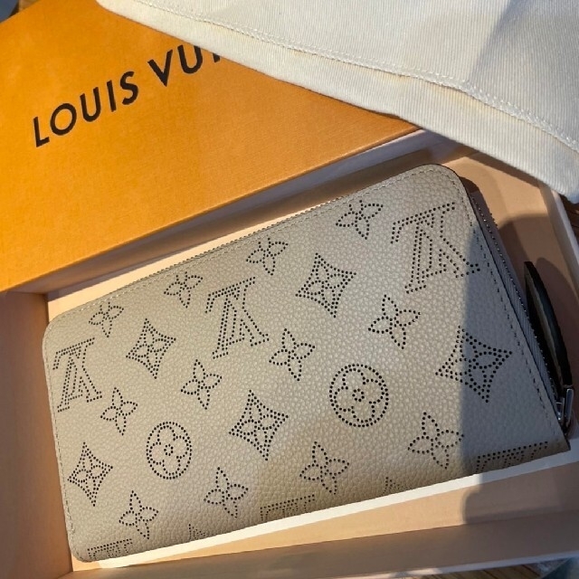 LOUIS VUITTON　 長財布マヒナジッピーウォレット  新品未使用