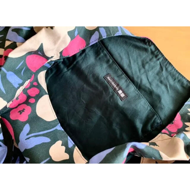 marimekko(マリメッコ)の日本未発売★marimekko uniqlo 花柄　ショルダーバッグ　エコバッグ レディースのバッグ(エコバッグ)の商品写真