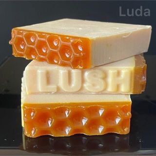 lush ラッシュ　みつばちマーチ　129g ボディソープ(ボディソープ/石鹸)