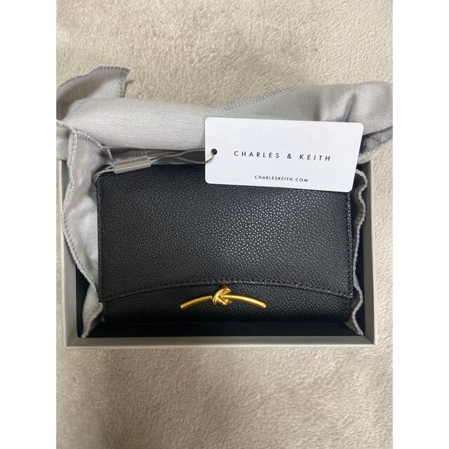 Charles and Keith Huxley Metallic-Accent Front Flap Walletの通販 by  ###｜チャールズアンドキースならラクマ