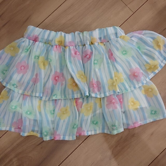 西松屋(ニシマツヤ)のショートパンツ 130 キッズ/ベビー/マタニティのキッズ服女の子用(90cm~)(パンツ/スパッツ)の商品写真