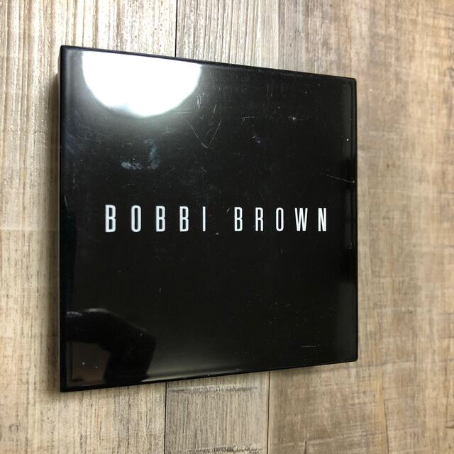 BOBBI BROWN(ボビイブラウン)のボビィブラウン　シマーブリック　ベージュ コスメ/美容のベースメイク/化粧品(フェイスカラー)の商品写真