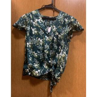 バナナリパブリック(Banana Republic)の新品タグ付き✨花柄カシュクールトップス(カットソー(半袖/袖なし))