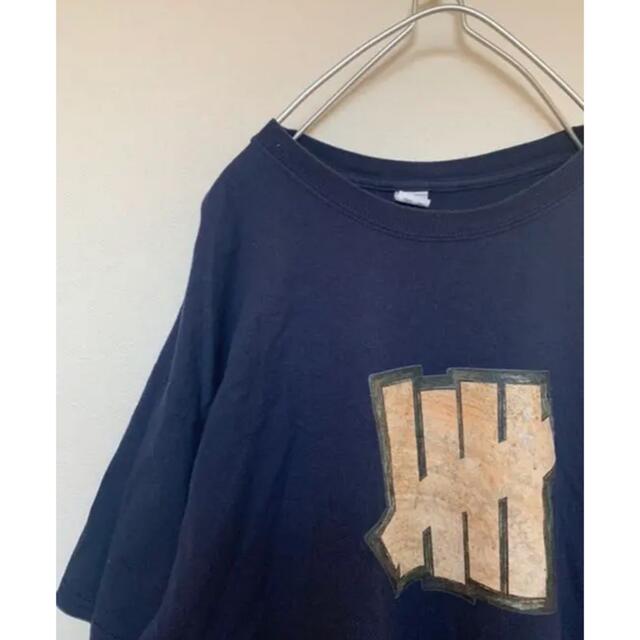 UNDEFEATED(アンディフィーテッド)のアンディーフィーテッド ビッグロゴTシャツ メンズのトップス(Tシャツ/カットソー(半袖/袖なし))の商品写真