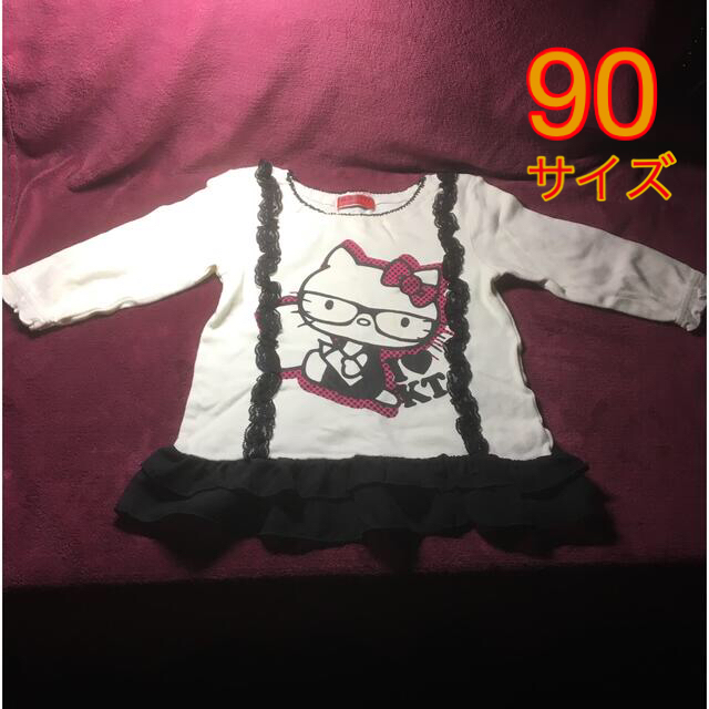 サンリオ(サンリオ)のハローキティー　ロングTシャツ　90サイズ　女の子向け　キティーちゃん　 キッズ/ベビー/マタニティのキッズ服女の子用(90cm~)(Tシャツ/カットソー)の商品写真