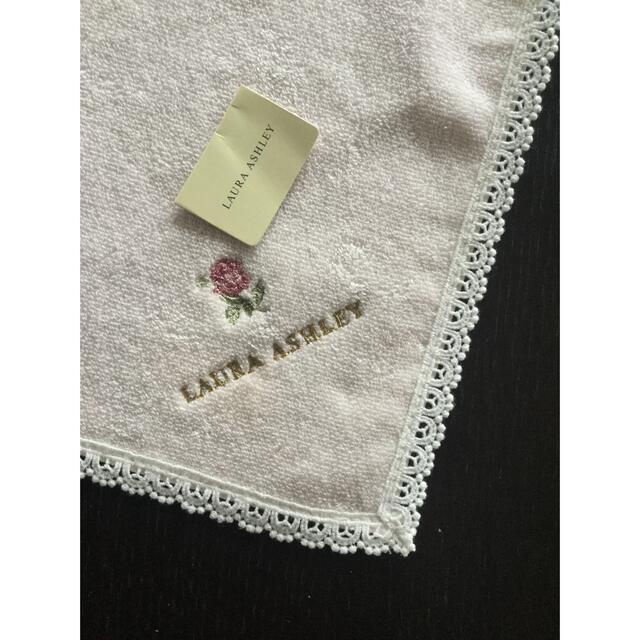 LAURA ASHLEY(ローラアシュレイ)のLaura Ashley  ミニタオル レディースのファッション小物(ハンカチ)の商品写真