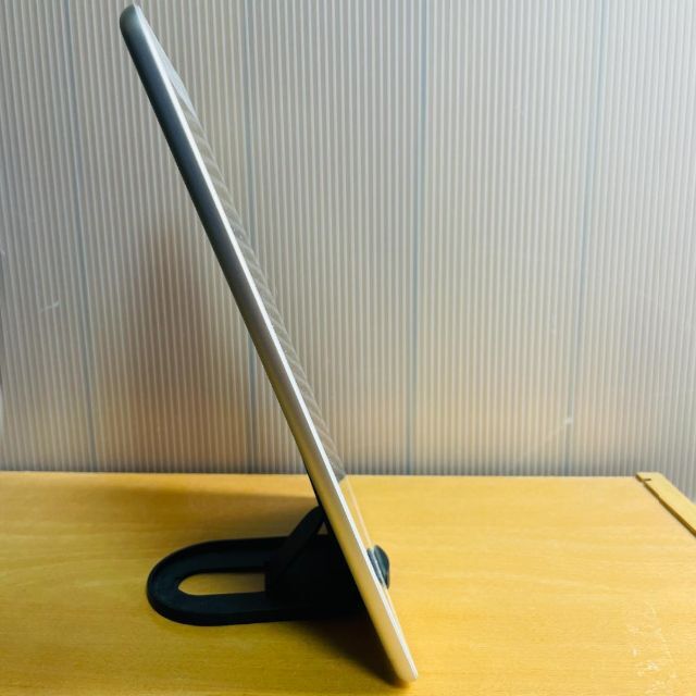 iPad 第5世代 32GB Wi-Fi+Cellularモデル　SIMフリー 4