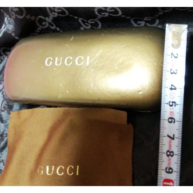 Gucci(グッチ)のGUCCIメガネケース&拭き取りシートセット!中はGG柄の茶色で綺麗なお品! レディースのファッション小物(サングラス/メガネ)の商品写真