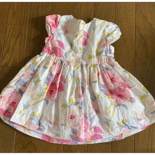 babyGAP(ベビーギャップ)の花柄ワンピース キッズ/ベビー/マタニティのベビー服(~85cm)(ワンピース)の商品写真