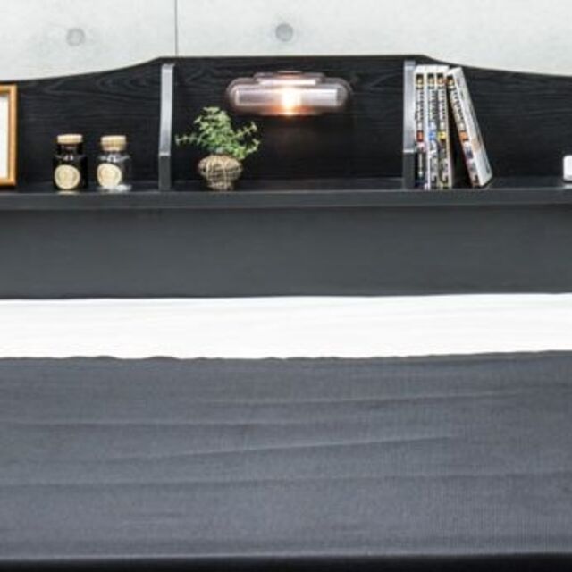 ローズ様専用ポケットコイルマットレス付シングルベッド 棚付き　ブラック色 インテリア/住まい/日用品のベッド/マットレス(シングルベッド)の商品写真
