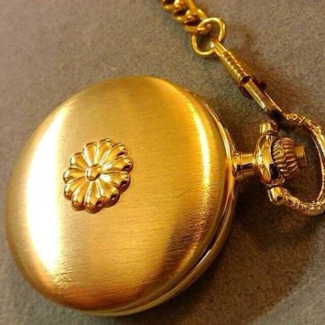 ゴールドカラー 菊花紋章 懐中時計 ジャンク