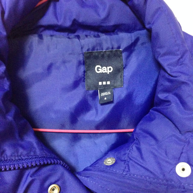GAP(ギャップ)の💜GAP ダウンベスト S美品💜 レディースのジャケット/アウター(ダウンベスト)の商品写真