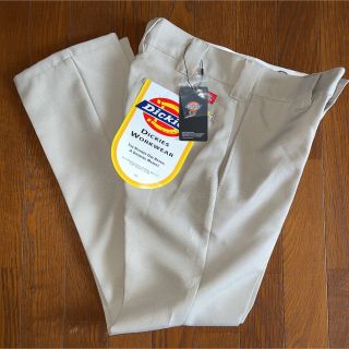 ディッキーズ(Dickies)の【値下げ中‼️】Dickies センタープレスセミフレアパンツ ベージュ(チノパン)