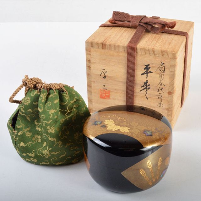 茶道具 塗師 哲山造 螺鈿装飾 草花蒔絵 平棗 共箱 V 8743 茶道具 塗師 哲山造 螺鈿装飾 草花蒔絵 平棗 共箱 V 8743