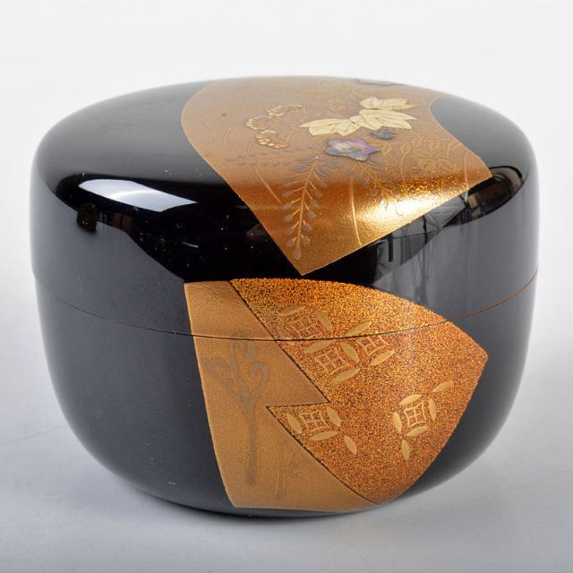 茶道具 輪島塗 高釉厚三作 扇面春秋蒔絵 平棗 共箱 D R4335の 茶道具 輪島塗 高釉厚三作 扇面春秋蒔絵 平棗 共箱 D R4335の