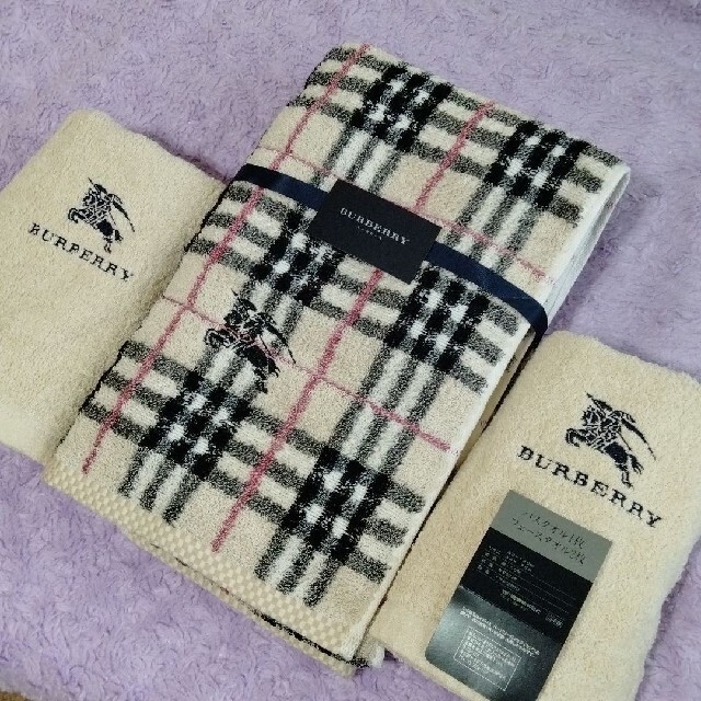 BURBERRY(バーバリー)のバーバリー　バスタオル　フェイスタオル　新品 インテリア/住まい/日用品の日用品/生活雑貨/旅行(タオル/バス用品)の商品写真