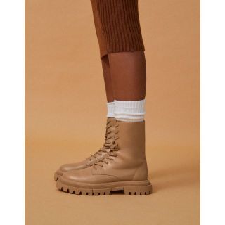 ザラ(ZARA)の新品BERSHKA１０ホール編み上げZIPブーツ２６ｃｍ(ブーツ)