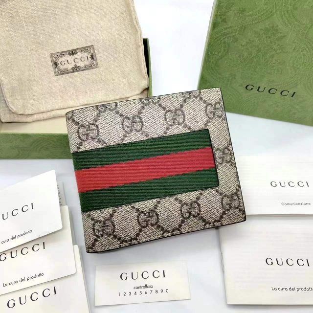 年末のプロモーション特価! Gucci - GUCCI グッチ 二つ折り財布