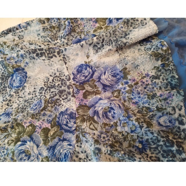 POU DOU DOU(プードゥドゥ)のバラ　ブルー　ふんわりアシンメトリースカート　シフォンレース　フリル　エレガント レディースのスカート(ひざ丈スカート)の商品写真