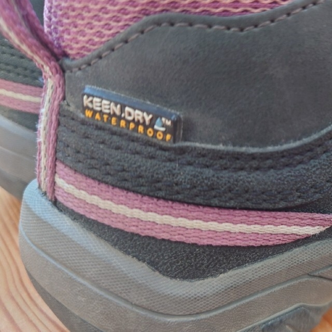 KEEN(キーン)の子供用トレッキングシューズ キッズ/ベビー/マタニティのキッズ靴/シューズ(15cm~)(アウトドアシューズ)の商品写真