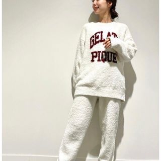 gelato pique - gelato pique パウダー'ロゴジャガードプルオーバー