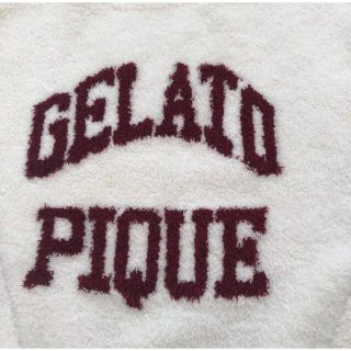 gelato pique - gelato pique パウダー'ロゴジャガードプルオーバー