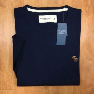 アバクロンビーアンドフィッチ(Abercrombie&Fitch)の新品【メンズXL】★アバクロ★無地ワンポイント半袖Ｔシャツ/紺(Tシャツ/カットソー(半袖/袖なし))