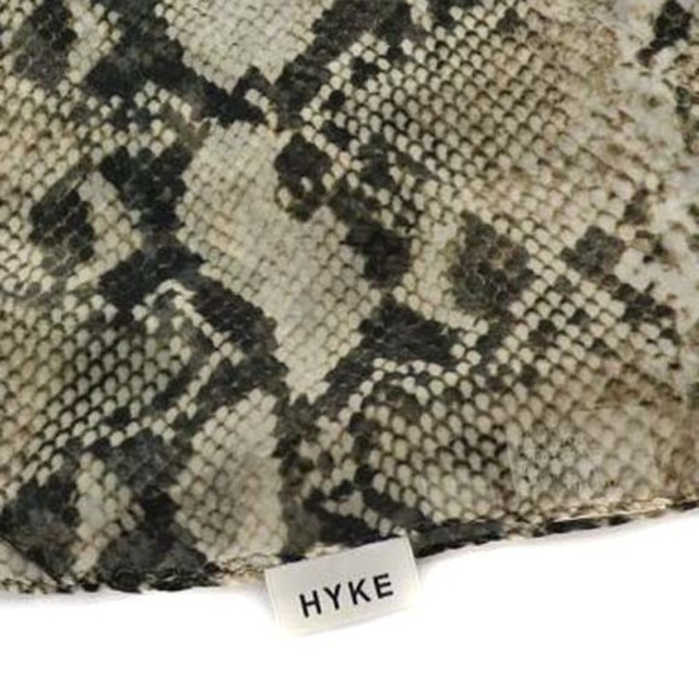 HYKE(ハイク)のハイク スカーフ パイソン柄 べージュ レディースのファッション小物(バンダナ/スカーフ)の商品写真