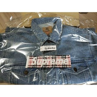 シュプリーム(Supreme)のSupreme Burberry Denim Trucker Jacket  L(Gジャン/デニムジャケット)