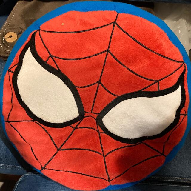 スパイダーマンのクッションの通販 by しゃんぽん's shop｜ラクマ