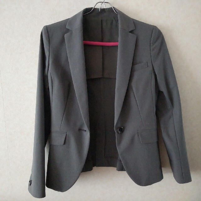 グレーストライプ　スカートスーツ上下セット レディースのフォーマル/ドレス(スーツ)の商品写真