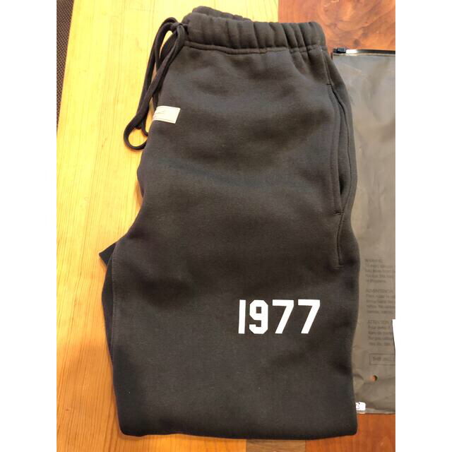 3月26日まで出品！Essentials 1977 sweatpants