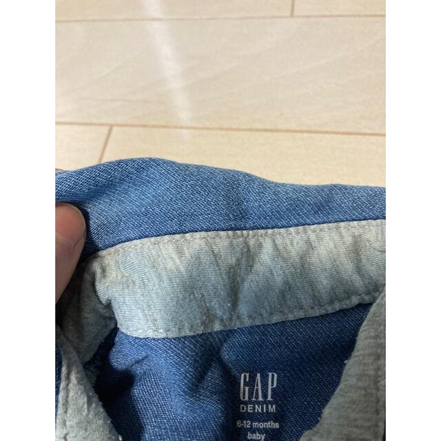 GAP(ギャップ)のGAPデニムロンパース キッズ/ベビー/マタニティのベビー服(~85cm)(ロンパース)の商品写真