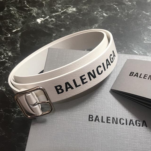 Balenciaga(バレンシアガ)のバレンシアガ ロゴベルト★85サイズ ユニセックス プレゼント ギフト ホワイト メンズのファッション小物(ベルト)の商品写真