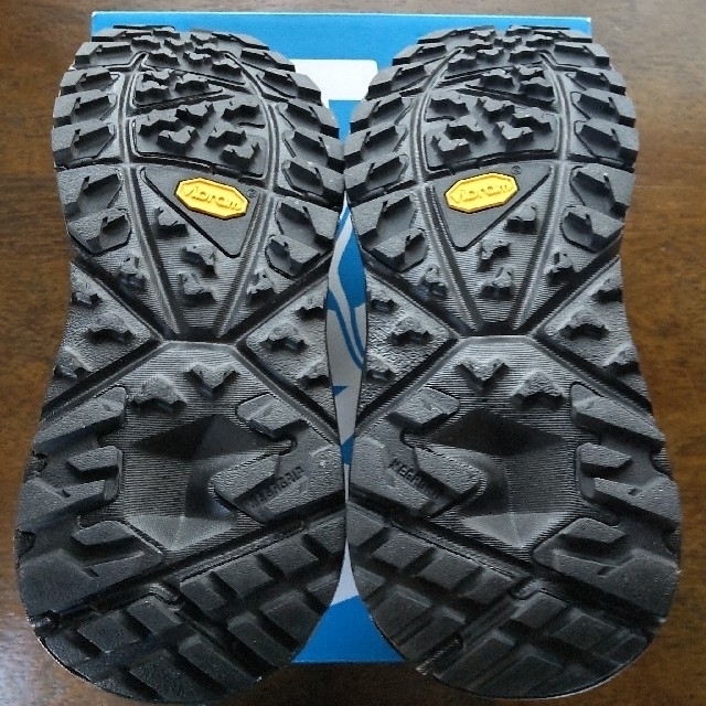 【新品未使用】HOKA ONE ONE/KAHA LOW GTX 5