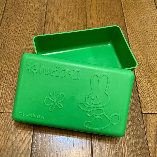 緑　粘土ケース　うさぎちゃん キッズ/ベビー/マタニティのおもちゃ(知育玩具)の商品写真