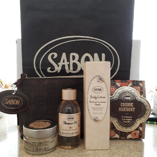 SABON　ボディケアギフト　パチュリ・ラベンダー・バニラ(限定品)