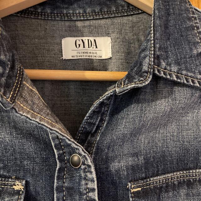 GYDA(ジェイダ)のGYDA ジェイダ　デニム　シャツ　トップス　zara h&m IENA レディースのトップス(シャツ/ブラウス(長袖/七分))の商品写真