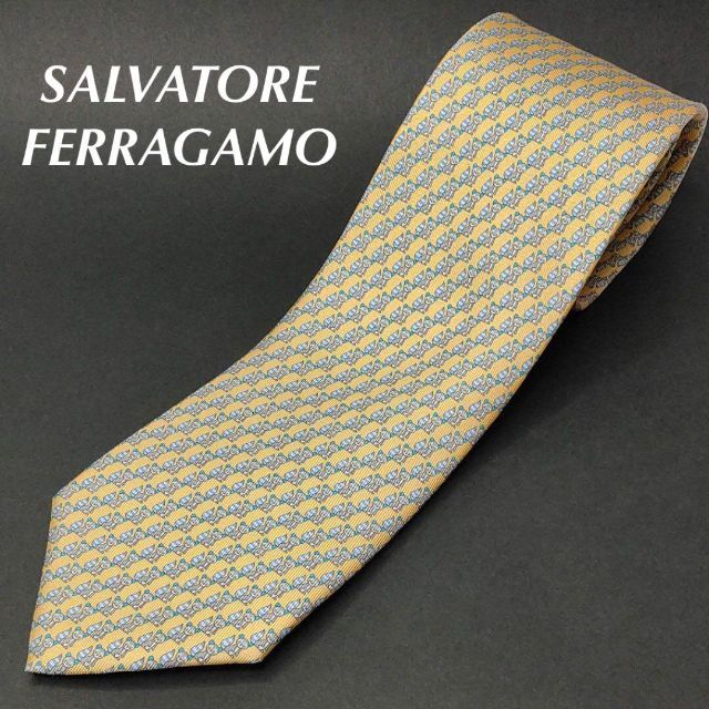 Salvatore Ferragamo(サルヴァトーレフェラガモ)のフェラガモ 高級ネクタイ　タグ付き　アライグマ　ライトイエロー メンズのファッション小物(ネクタイ)の商品写真