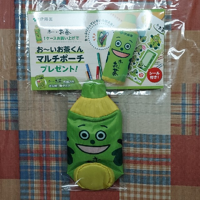 お～いお茶くんマルチポーチ エンタメ/ホビーのおもちゃ/ぬいぐるみ(キャラクターグッズ)の商品写真