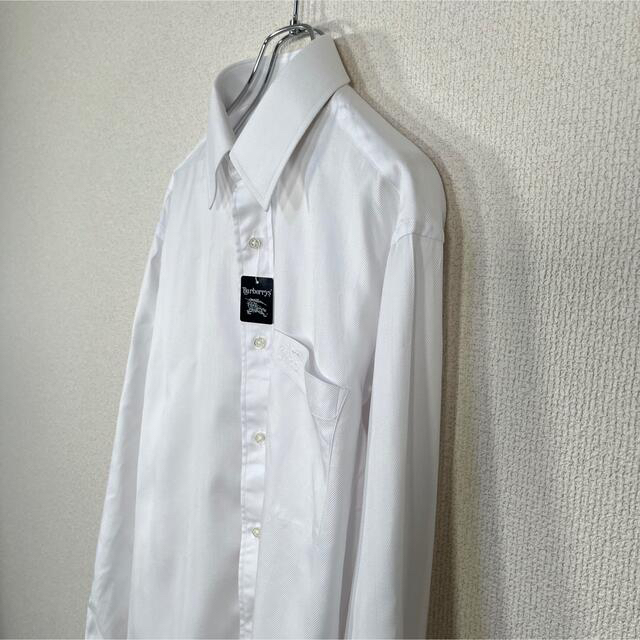 BURBERRY(バーバリー)の【未使用】バーバリー/BURBERRY ワイシャツ　ヘリンボーン　ホース刺繍　白 メンズのトップス(シャツ)の商品写真