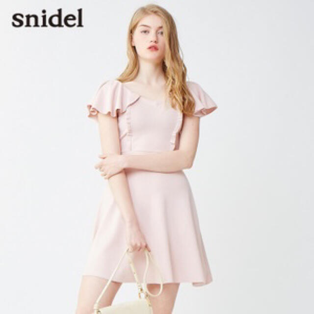 SNIDEL(スナイデル)のsnidel フィット&フレアニットワンピース SWNO171075 レディースのワンピース(ミニワンピース)の商品写真