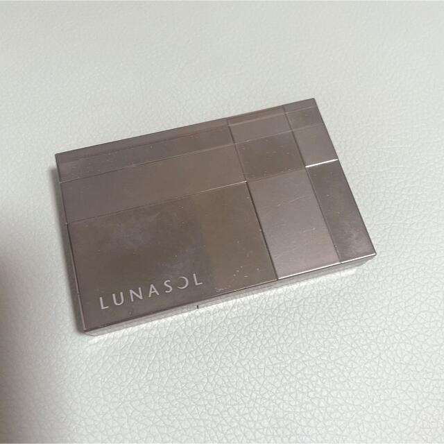 LUNASOL(ルナソル)のLUNASOL スタイリングアイゾーンコンパクト 01 ナチュラルブラウン コスメ/美容のベースメイク/化粧品(パウダーアイブロウ)の商品写真