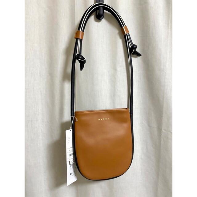 マルニショルダーバック新品紙タグ付き★KNOT FLAT SMALL BAG マルニショルダーバック新品紙タグ付き★KNOT FLAT SMALL BAG
