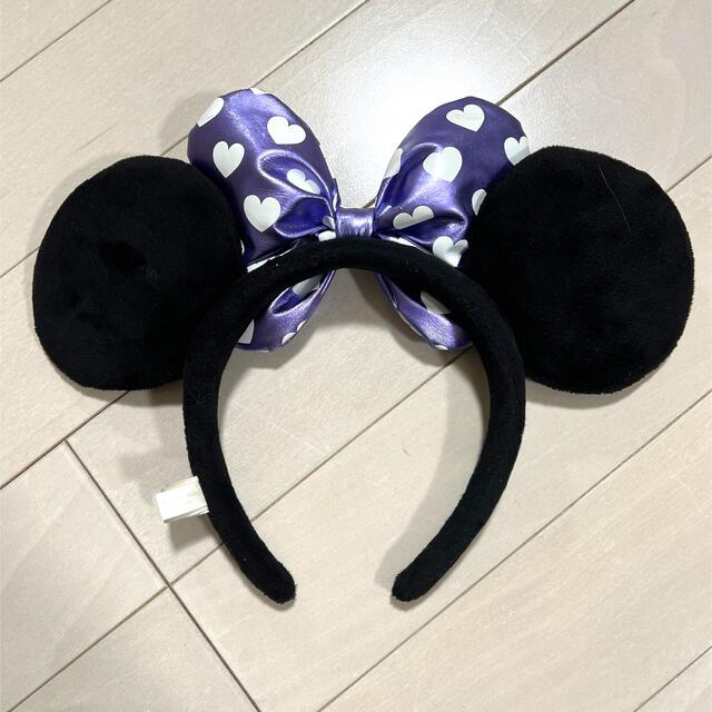 Disney(ディズニー)のディズニー カチューシャ ミニー リボン 紫 レディースのヘアアクセサリー(カチューシャ)の商品写真