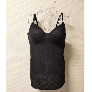 ユニクロ(UNIQLO)の美品XXL★黒ユニクロ★レース★シームレス Vネックブラキャミソール ブラカップ(キャミソール)