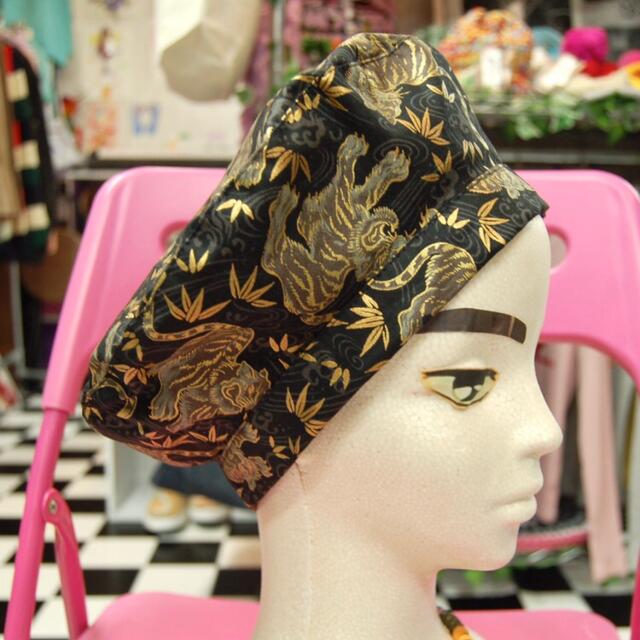 虎柄コットンベレー帽:ブラック　和柄 レディースの帽子(ハンチング/ベレー帽)の商品写真